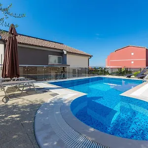 apartment-livaya.primorje-gorskikotar.com/